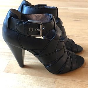 Coach GENUINE LEATHER women’s dressy shoes. 4inch heel.  Used condition